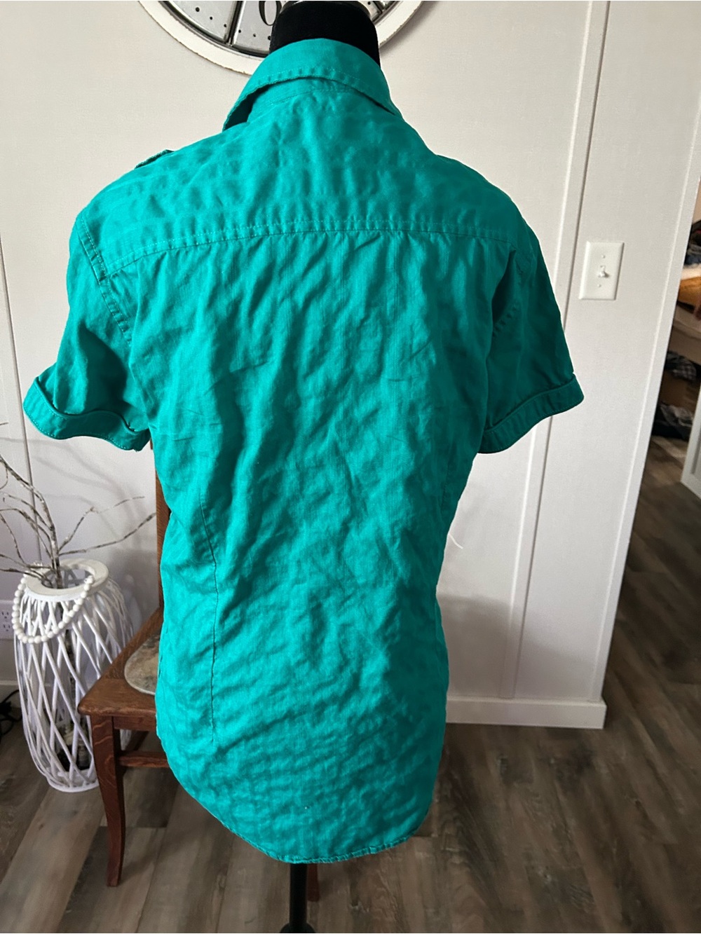 Women’s Short-Sleeve Casual Button-Up Shirt in Teal - Picture 2 of 4